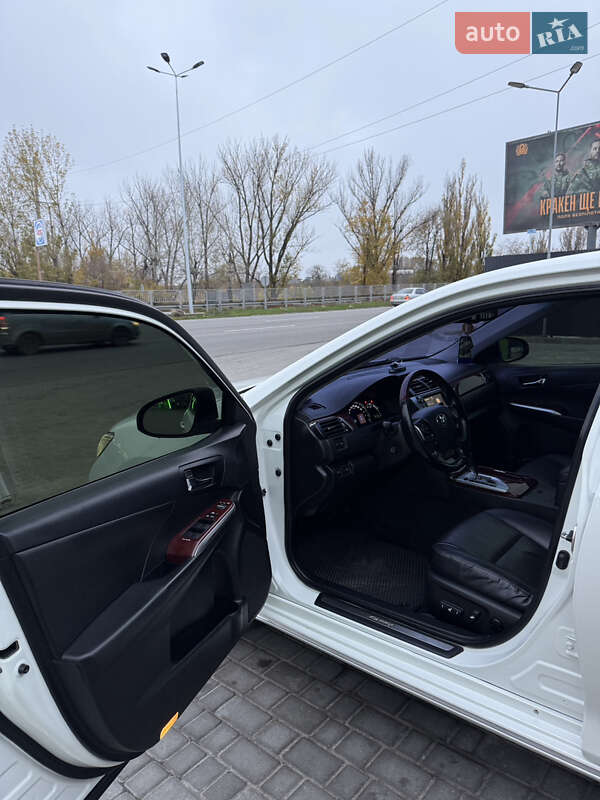 Седан Toyota Camry 2012 в Дніпрі