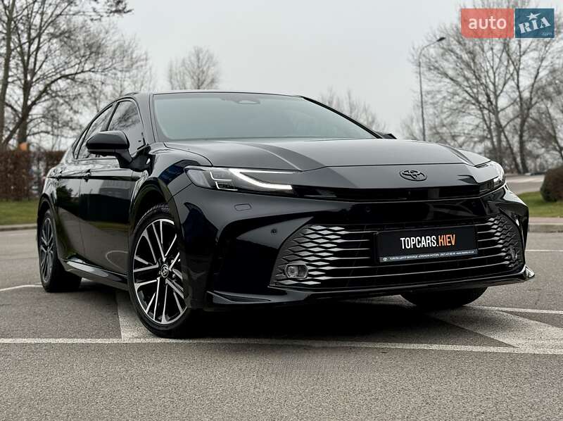 Седан Toyota Camry 2024 в Києві