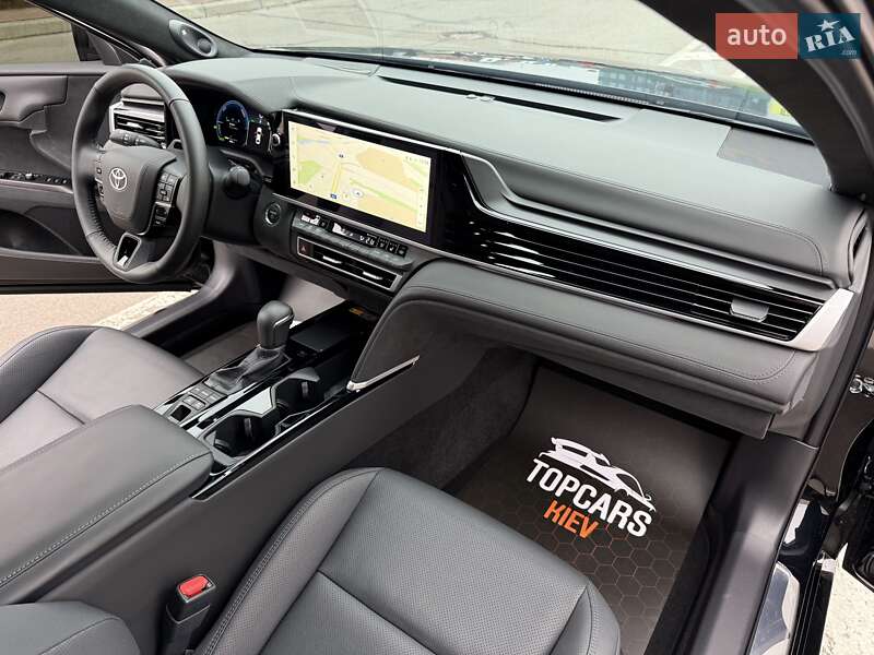 Седан Toyota Camry 2024 в Києві