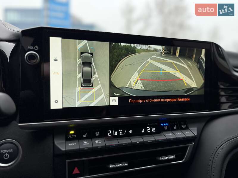 Седан Toyota Camry 2024 в Києві