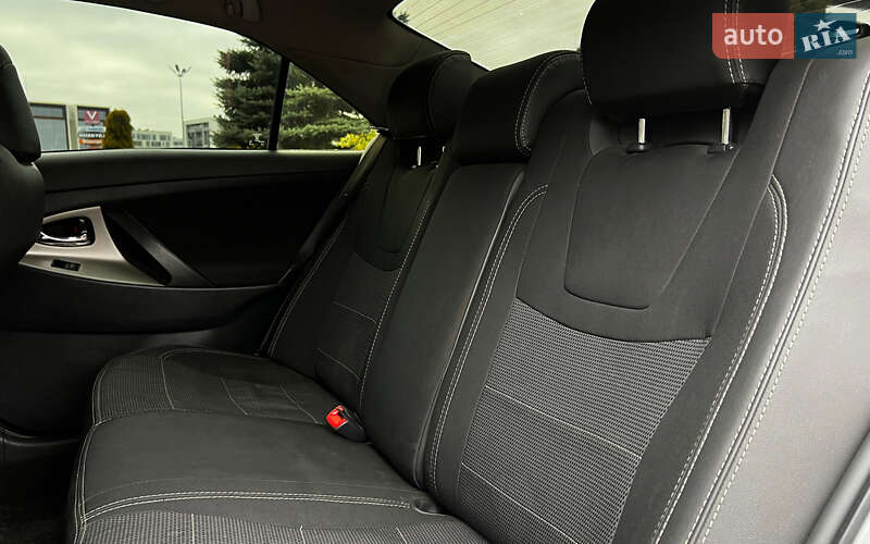 Седан Toyota Camry 2006 в Львові