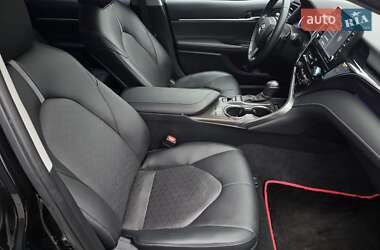Седан Toyota Camry 2022 в Тернополі