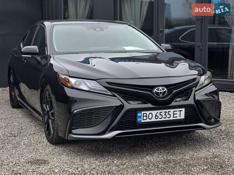 Седан Toyota Camry 2022 в Тернополі