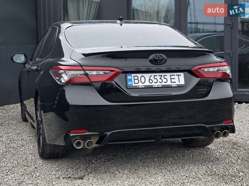 Седан Toyota Camry 2022 в Тернополі