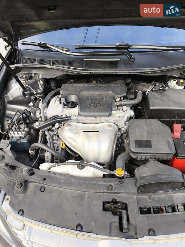 Седан Toyota Camry 2014 в Харкові