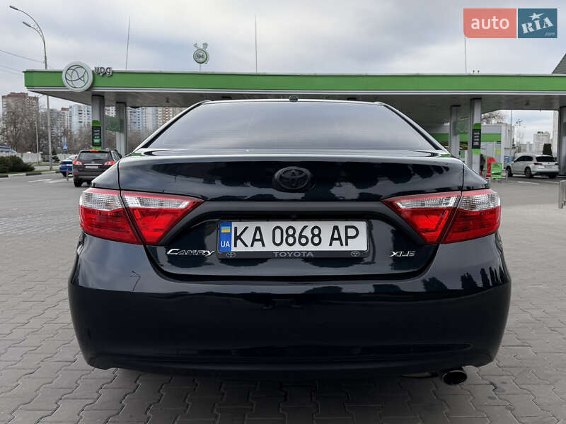 Седан Toyota Camry 2016 в Києві
