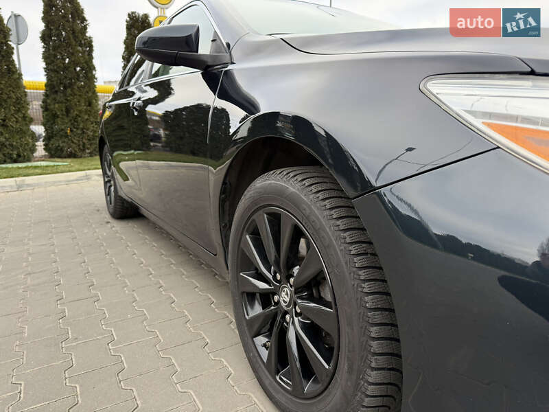 Седан Toyota Camry 2016 в Києві