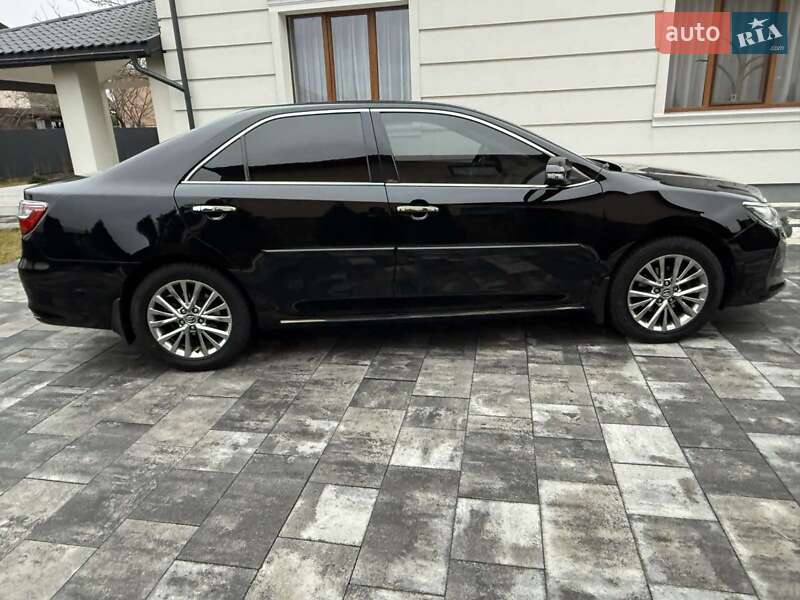 Седан Toyota Camry 2017 в Ивано-Франковске