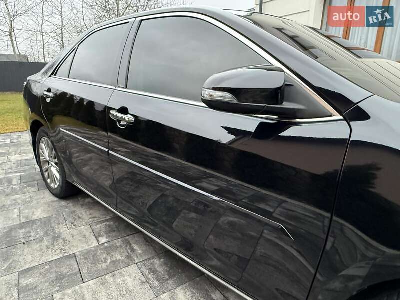 Седан Toyota Camry 2017 в Ивано-Франковске