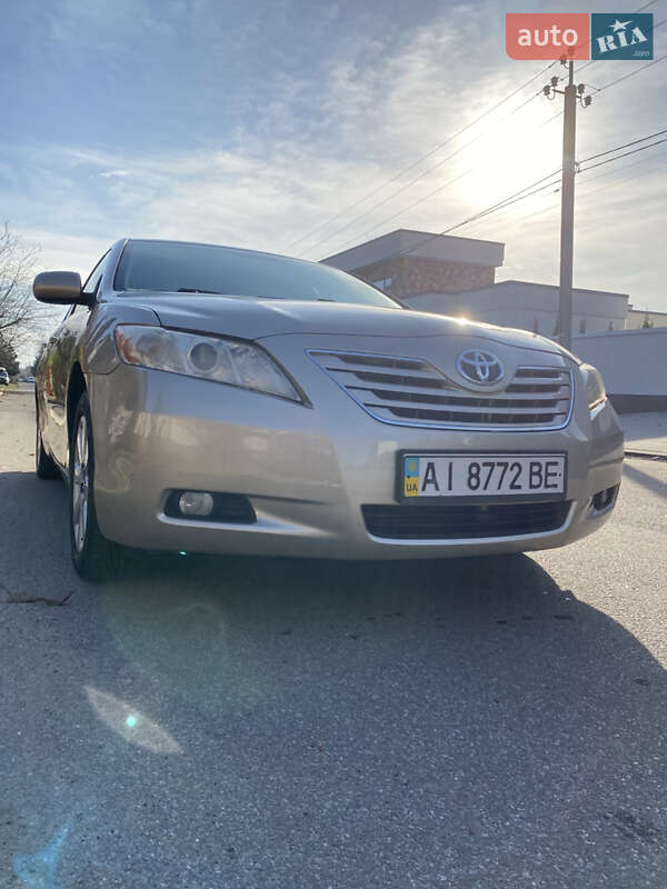 Седан Toyota Camry 2008 в Киеве