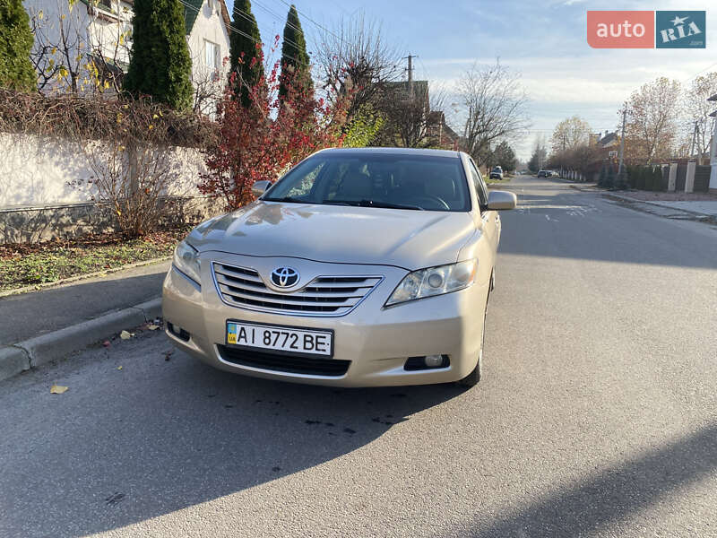 Седан Toyota Camry 2008 в Киеве