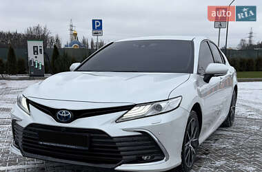 Седан Toyota Camry 2023 в Виннице