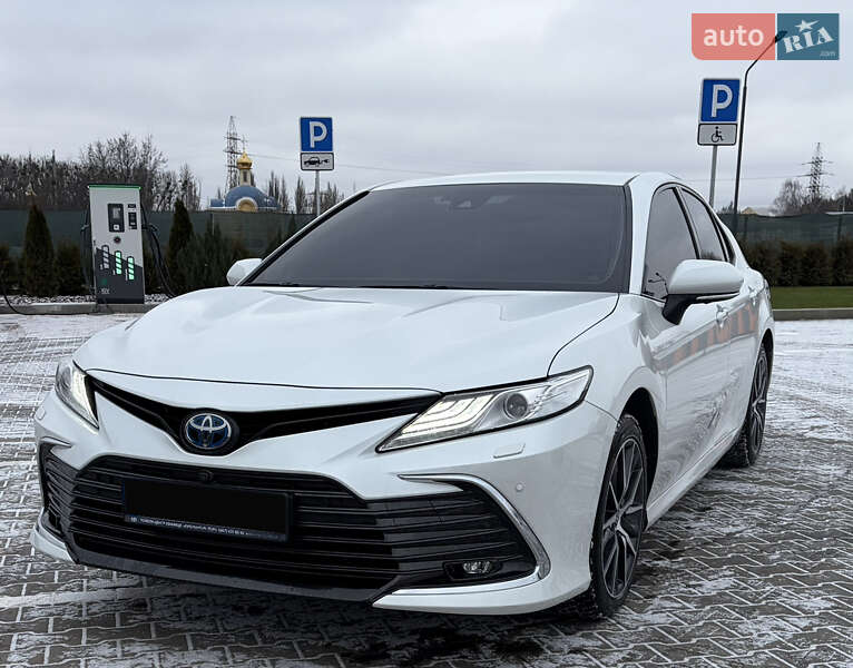 Седан Toyota Camry 2023 в Виннице фото Седан Toyota Camry 2023 в Виннице