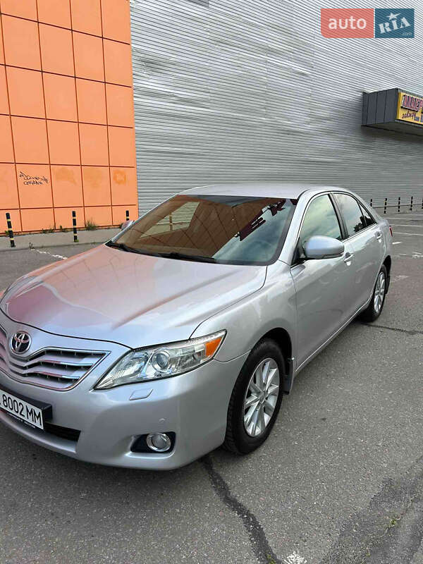 Седан Toyota Camry 2011 в Харькове