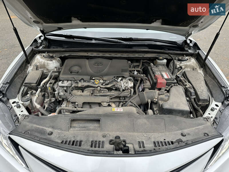 Седан Toyota Camry 2021 в Києві