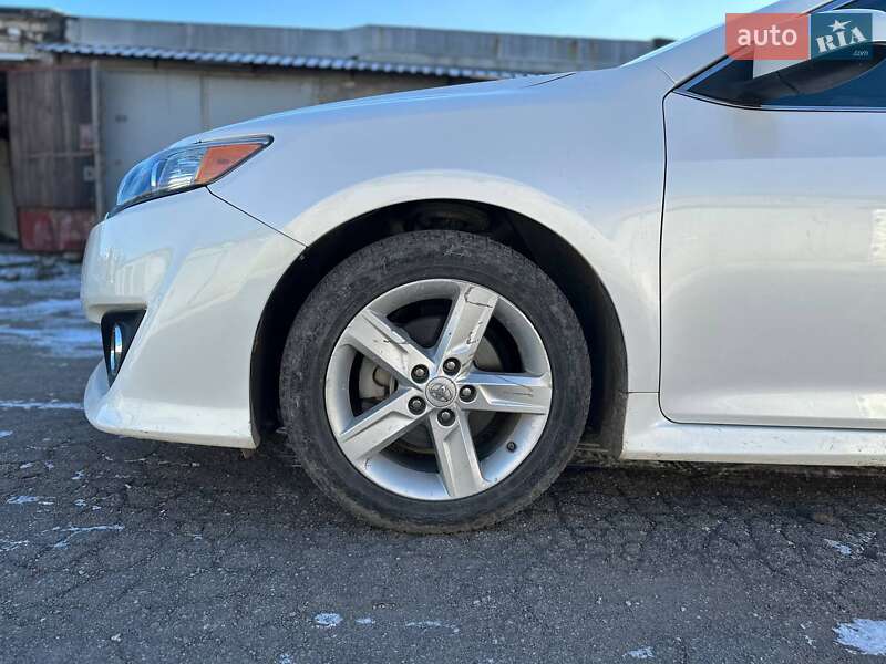 Седан Toyota Camry 2014 в Кам'янському