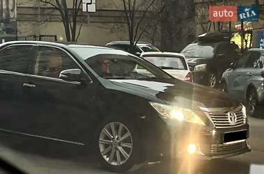 Седан Toyota Camry 2011 в Киеве