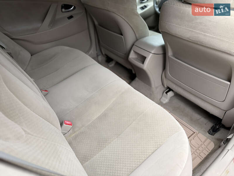 Седан Toyota Camry 2008 в Рівному