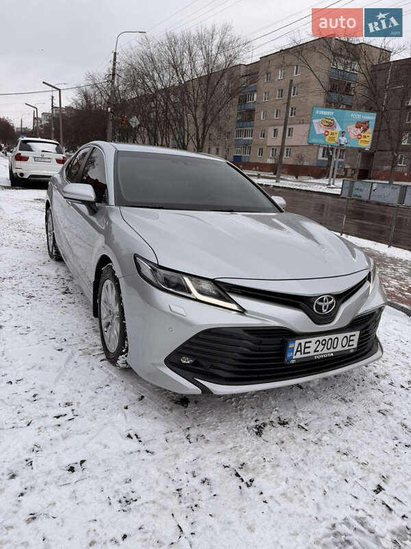 Седан Toyota Camry 2019 в Чернігові