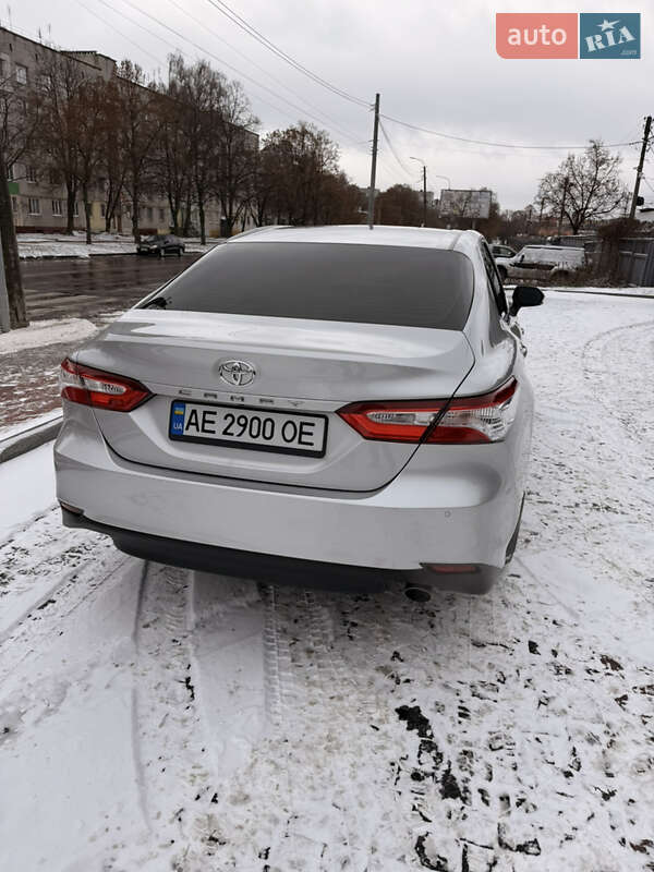 Седан Toyota Camry 2019 в Чернігові