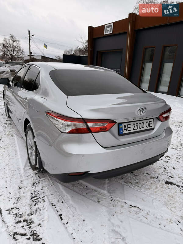 Седан Toyota Camry 2019 в Чернігові