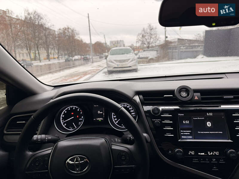 Седан Toyota Camry 2019 в Чернігові