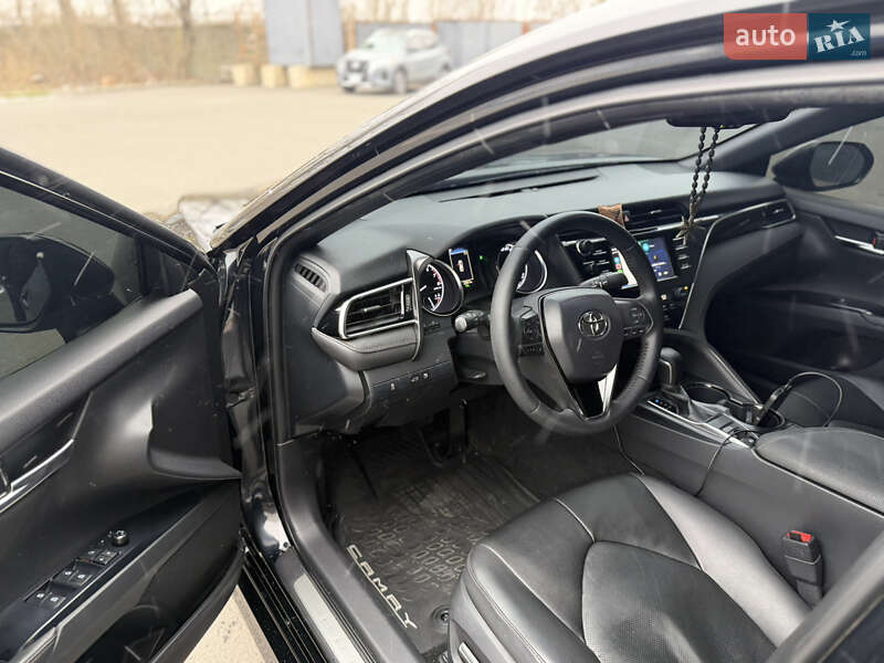 Седан Toyota Camry 2018 в Одессе