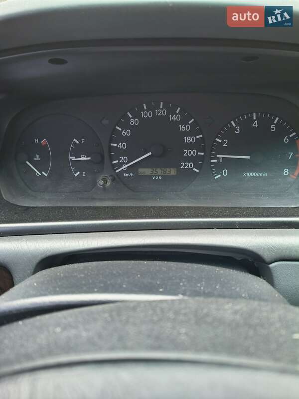 Седан Toyota Camry 1998 в Києві