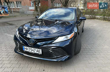 Седан Toyota Camry 2019 в Одессе