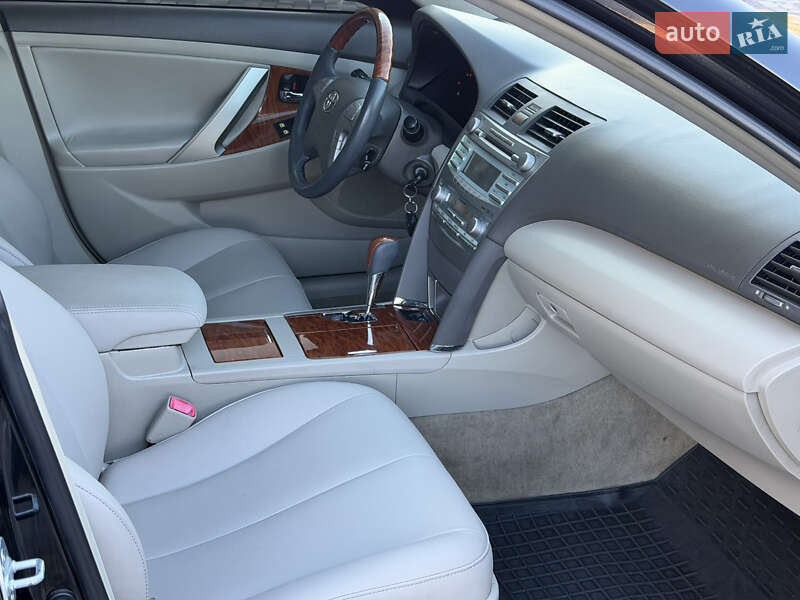 Седан Toyota Camry 2008 в Харкові