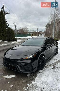 Седан Toyota Camry 2025 в Киеве
