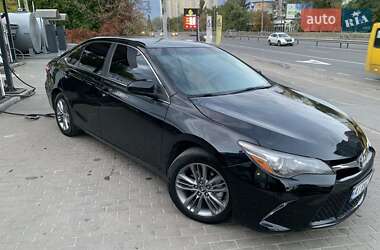 Седан Toyota Camry 2017 в Києві