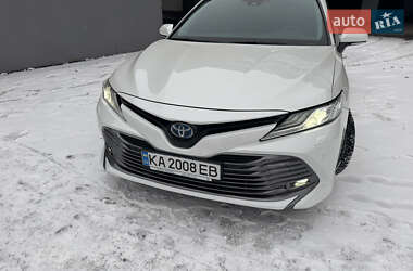Седан Toyota Camry 2019 в Києві