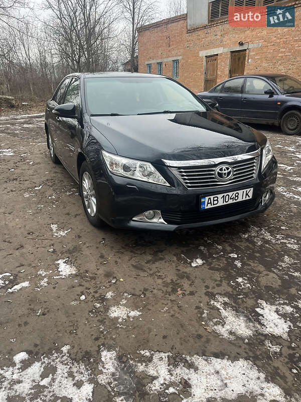 Седан Toyota Camry 2012 в Ильинцах
