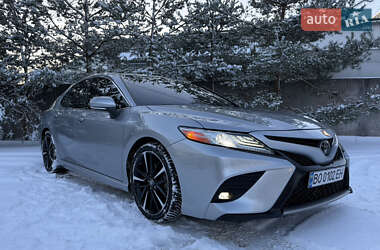 Седан Toyota Camry 2018 в Тернополе