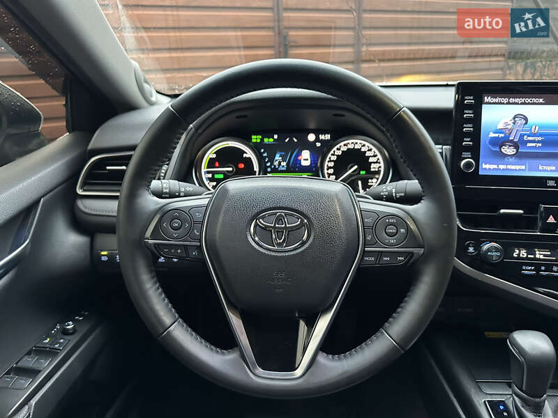 Седан Toyota Camry 2023 в Києві