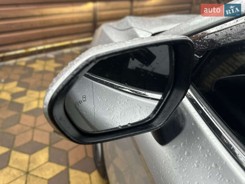 Седан Toyota Camry 2023 в Києві