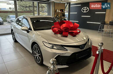 Седан Toyota Camry 2023 в Києві
