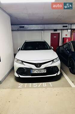 Седан Toyota Camry 2017 в Херсоне