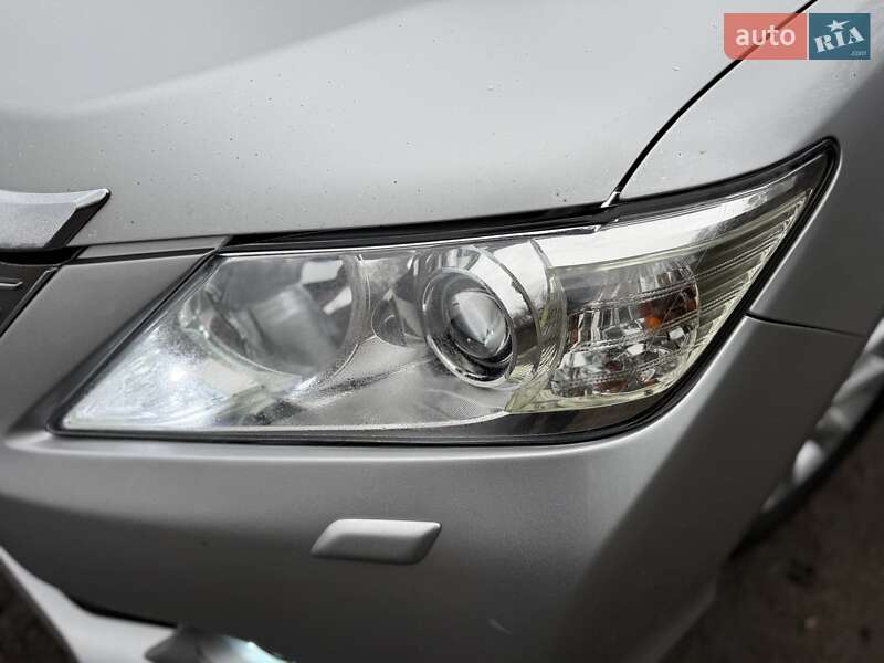Седан Toyota Camry 2011 в Дніпрі