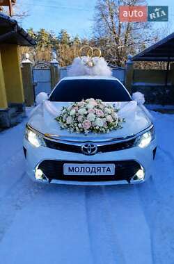Седан Toyota Camry 2015 в Кременчуге