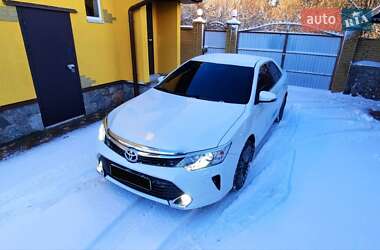 Седан Toyota Camry 2015 в Кременчуці