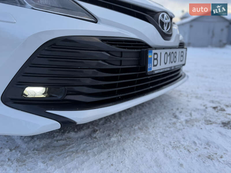 Седан Toyota Camry 2018 в Полтаві