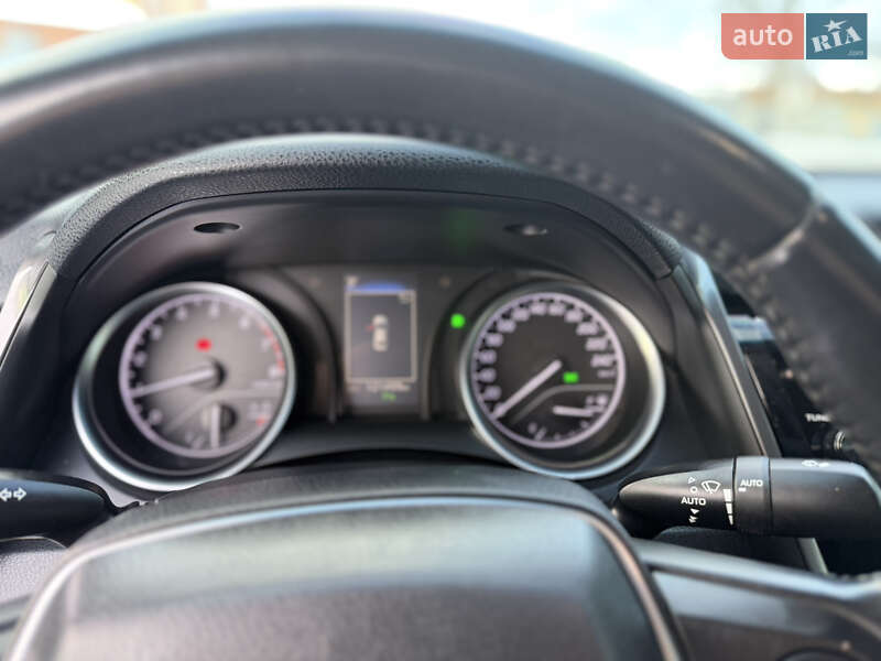 Седан Toyota Camry 2018 в Полтаві