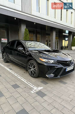 Седан Toyota Camry 2020 в Днепре
