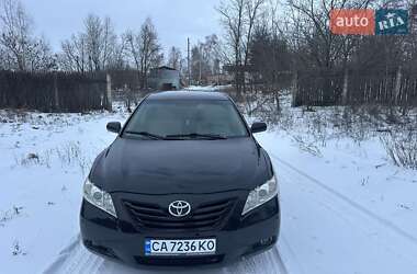 Седан Toyota Camry 2008 в Смеле