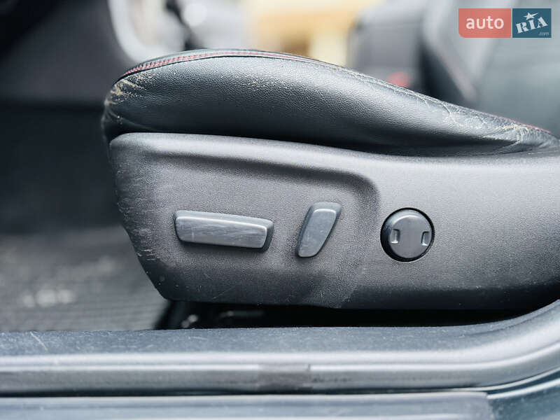 Седан Toyota Camry 2014 в Києві