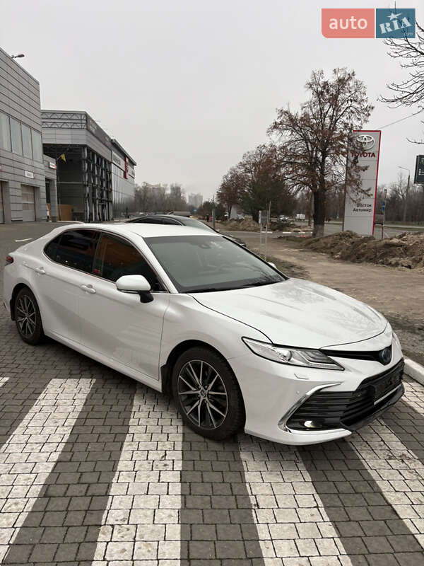 Седан Toyota Camry 2021 в Запоріжжі