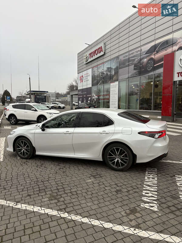 Седан Toyota Camry 2021 в Запоріжжі