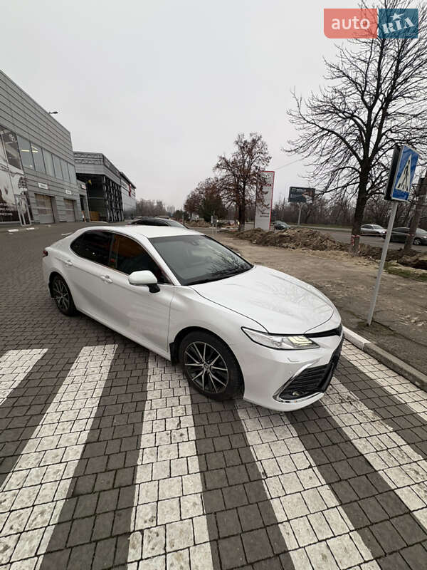 Седан Toyota Camry 2021 в Запоріжжі